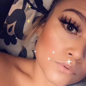 Meet your Posher, Daniella